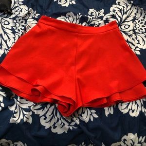 NWOT Zara 🍊 Short with ruffles